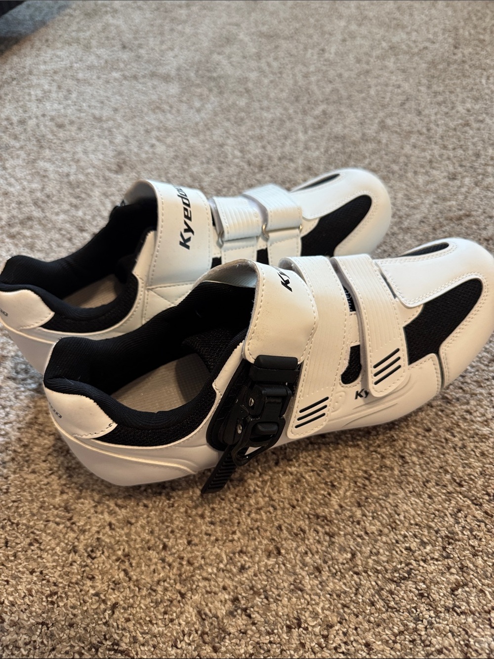 Kyedoo White and Black Unisex Cycling Shoes size 44 **READ**